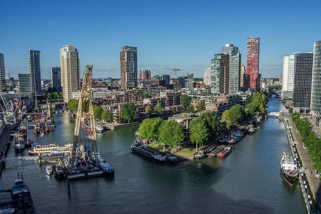 Hotel De Coaster & Aquarium Ponton à Rotterdam Pays-Bas