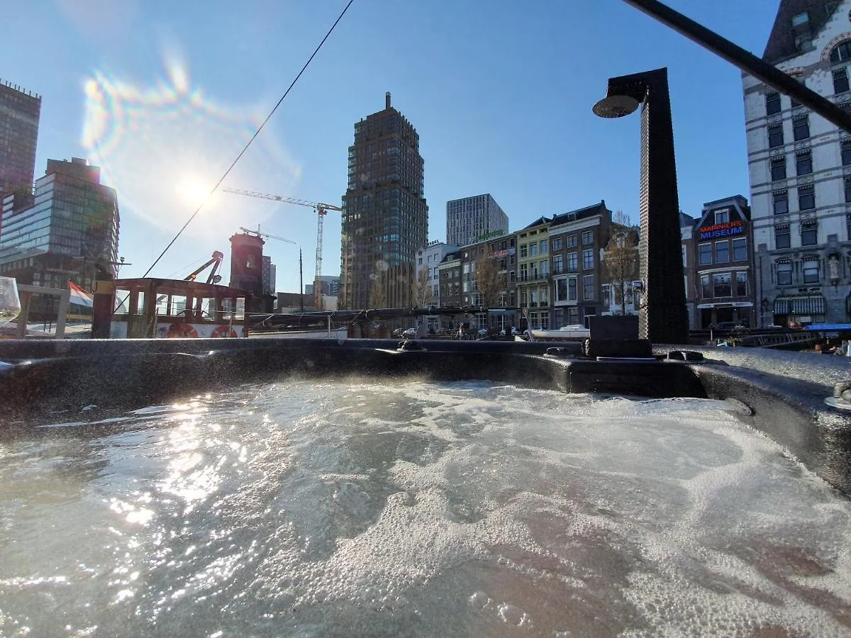 Hotel De Coaster & Aquarium Ponton Rotterdam